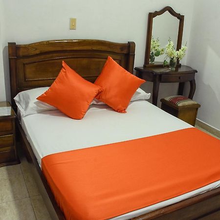 Hotel El Lago 2 Перейра Экстерьер фото